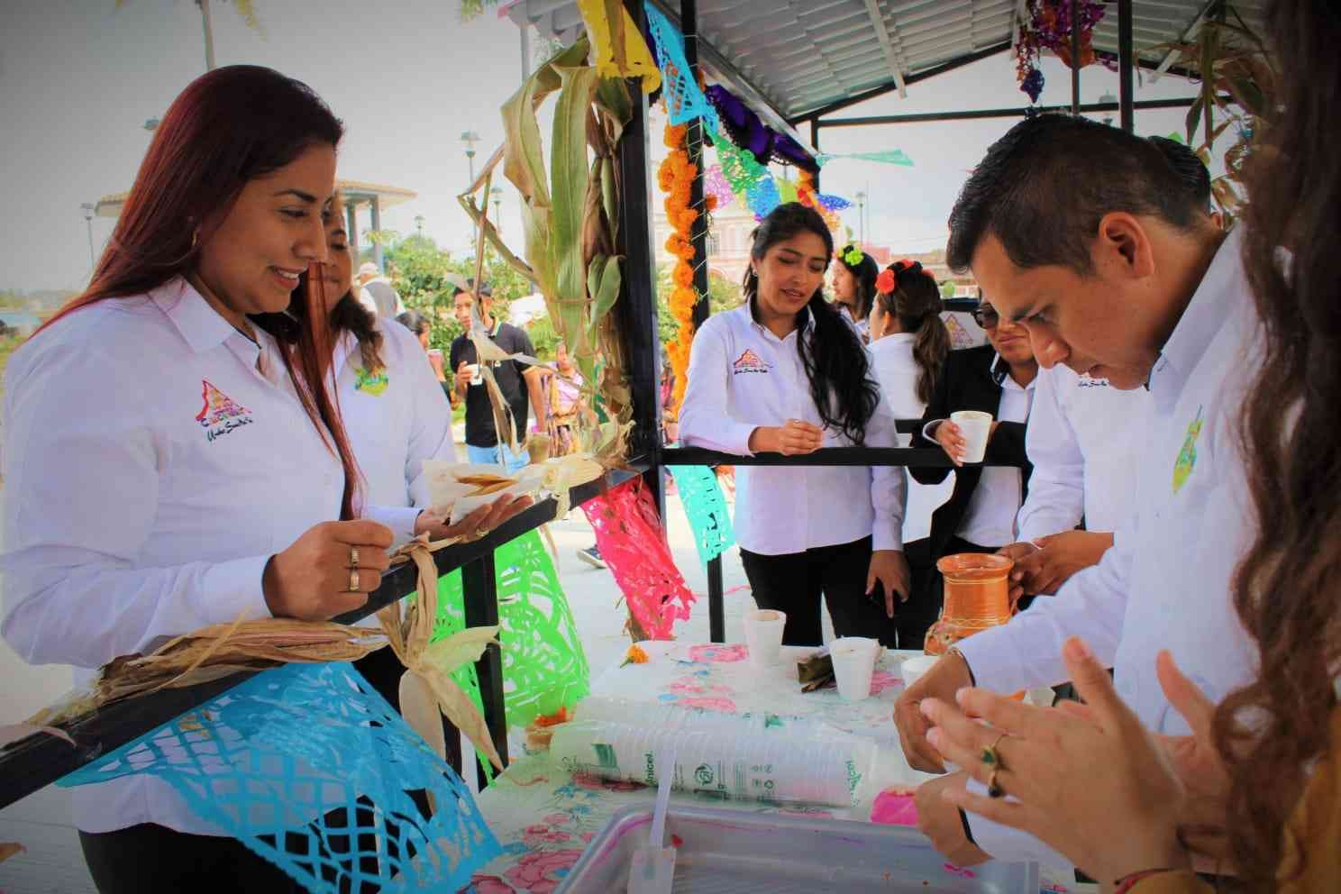 CELEBRAN PRIMER FESTIVAL DEL MAÍZ Y XANTOLO EN CALCAHUALCO