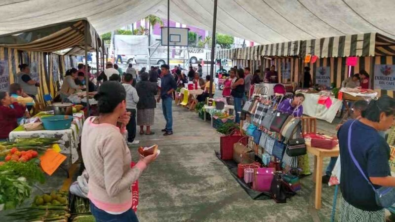 SE CONSOLIDA MERCADITO DE IXHUATLÁN