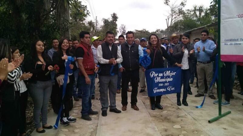 INAUGURA ALCALDESA DE TENAMPA CALLE EN LA CABECERA MUNICIPAL