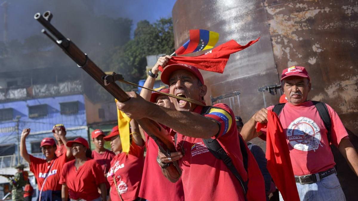 REALIZAN EJERCICIOS MILITARES EN CIUDADES DE VENEZUELA