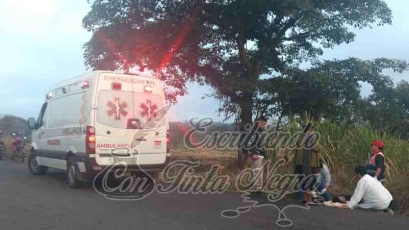 MOTOCICLISTA DERRAPA EN COMAPA