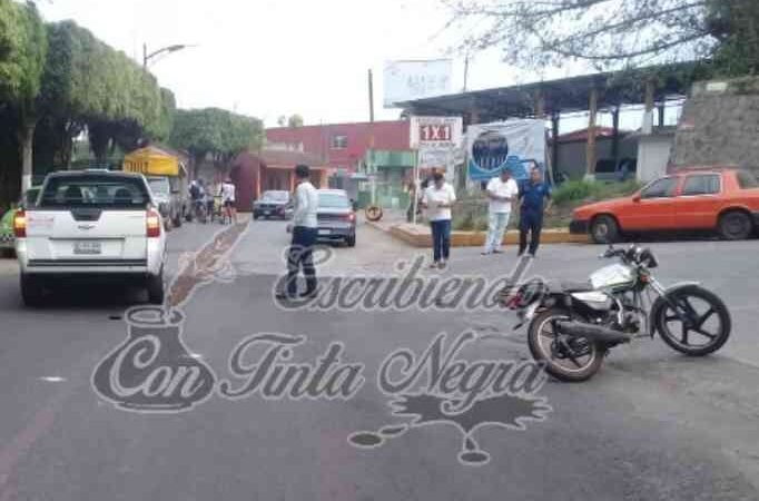MOTOCICLISTA CHOCA CONTRA TORNADO