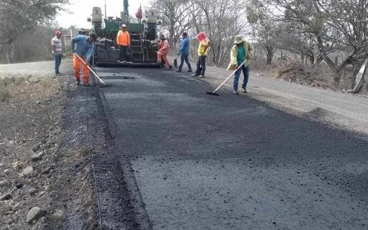 AGILIZAN PAVIMENTACIÓN EN CORRAL DE PIEDRA-NACAXTLE