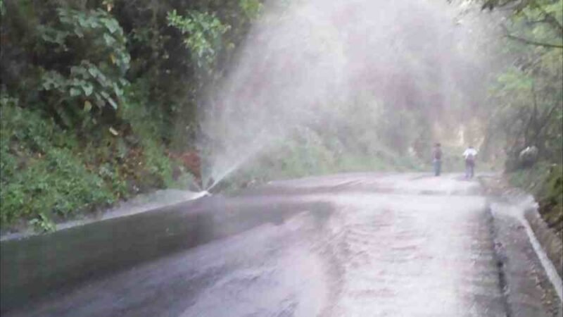 SE QUEJAN POR DESPERCIDIO DE AGUA EN TOMATLÁN