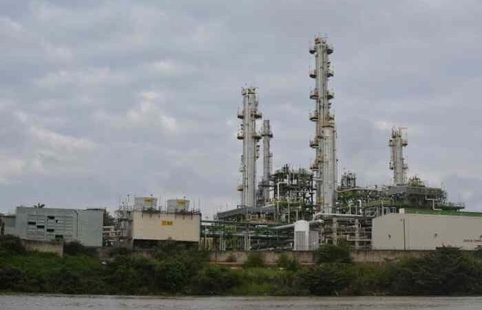 FUGA EN REFINERÍA DE MINATITLÁN OBLIGA A PARO DE LABORES