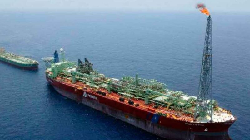 QUEDAN VARADOS 72 BUQUES CON COMBUSTIBLE