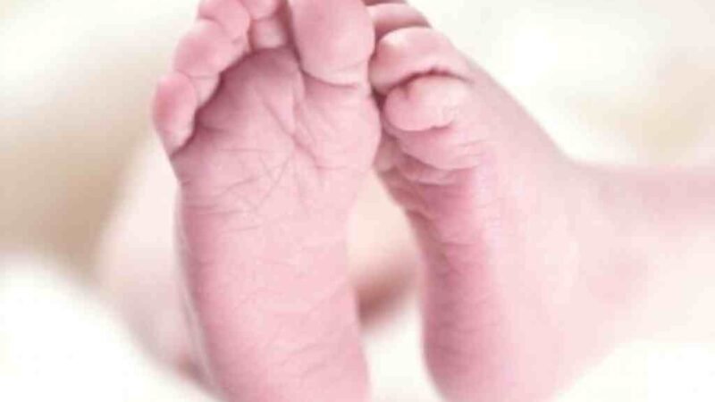 MUJER MUERE DE COVID-19 TRAS DAR A LUZ; SU BEBÉ DA POSITIVO