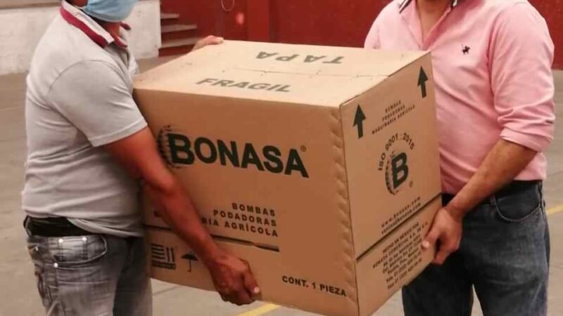 ENTREGA ANTONIO GARCÍA DESPULPADORAS A CAFETALEROS