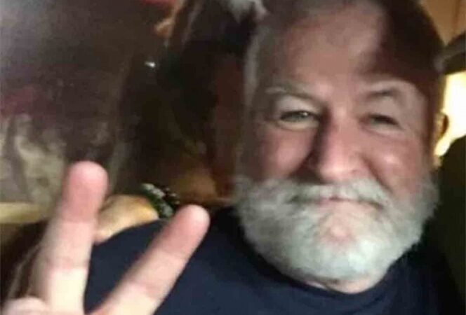 HOMBRE MATA A SU PADRE DURANTE VIDEOCONFERENCIA EN ZOOM