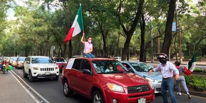 REALIZAN, EN VARIOS ESTADOS, CARAVANA VEHICULAR PARA PEDIR LA RENUNCIA DE AMLO