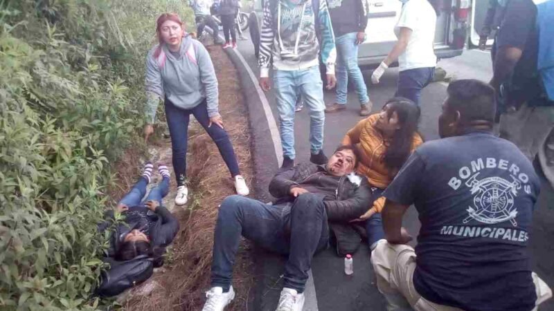 DERRAPAN MOTOCICLISTAS EN CALCAHUALCO