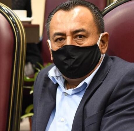 ANTONIO GARCÍA SE PROMULGA A FAVOR DE RECORTE DE GASTOS DE PARTIDOS POLÍTICOS