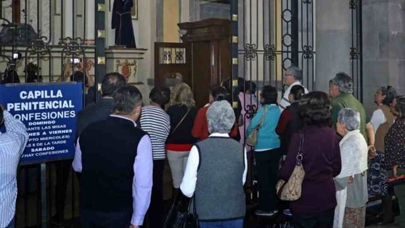 TEMPLOS SEGUIRÁN CERRADOS