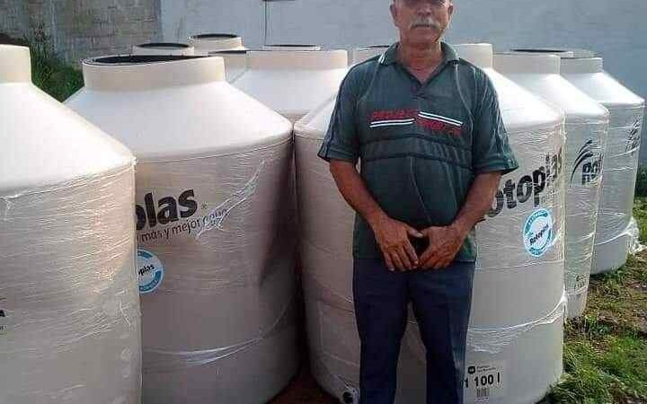 ENTREGA NORA LAGUNES MÁS DE MIL TANQUES DE AGUA