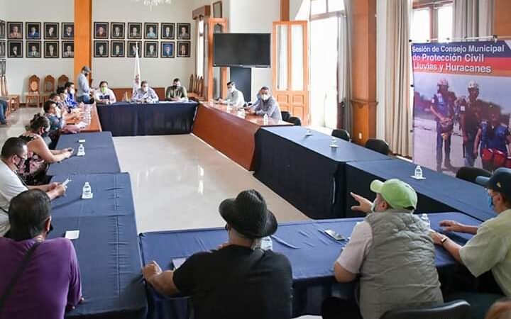 BARES Y CANTINAS SE QUEDAN CERRADOS