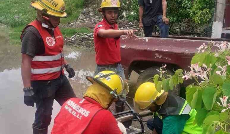 BOMBEROS DE FORTÍN APOYA EN CONTINGENCIA EN ATOYAC