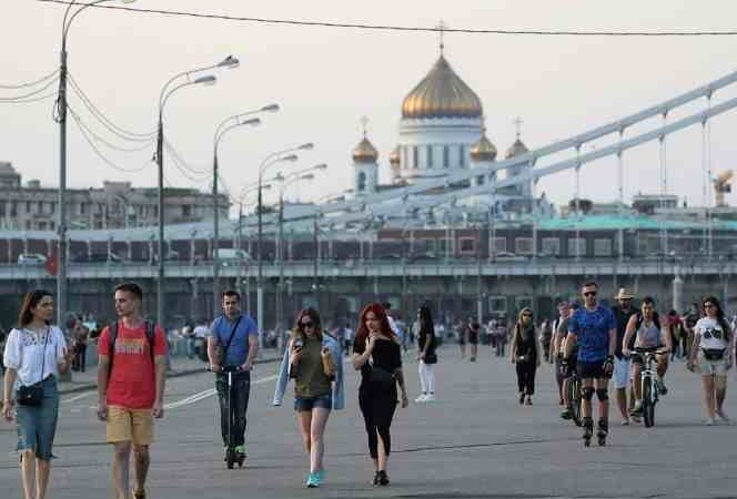 RUSIA REABRE FRONTERAS Y PONE FIN A CUARENTENA EN MOSCÚ