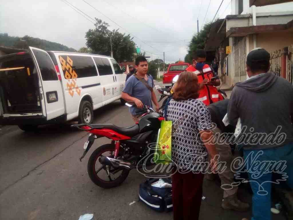 DERRAPAN MOTOCICLISTAS EN TOMATLÁN