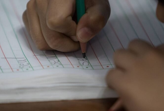 TENDRÁN ESCUELAS PÚBLICAS ASIGNATURA CONTRA COVID-19