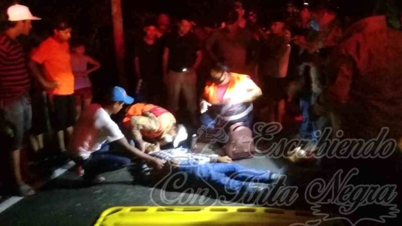 CHOCA MOTOCICLISTA CONTRA VACA; ESTA GRAVE