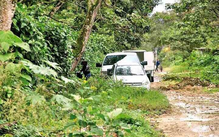 LOS ENCUENTRAN SEMIENTERRADOS EN COATEPEC