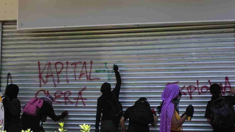 GOBIERNO APOYARÁ A COMERCIANTES AFECTADOS POR VANDALISMO DURANTE PROTESTA EN XALAPA