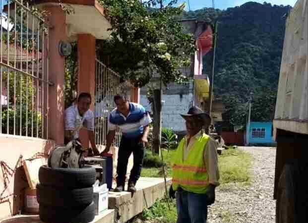 REACTIVAN JORNADAS CONTRA EL DENGUE EN IXHUATLÁN