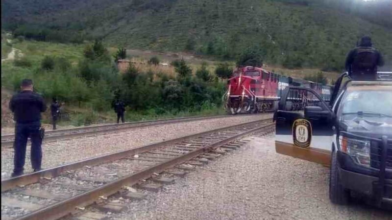 FRUSTRAN ELEMENTOS DEL IPAX ASALTO AL FERROCARRIL