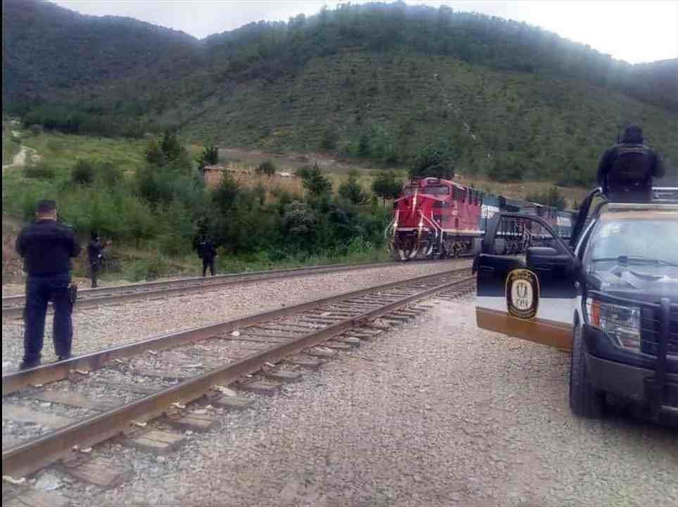 FRUSTRAN ELEMENTOS DEL IPAX ASALTO AL FERROCARRIL