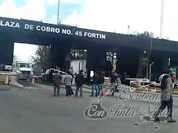 BLOQUEAN CASETAS DE CUITLÁHUAC Y FORTÍN