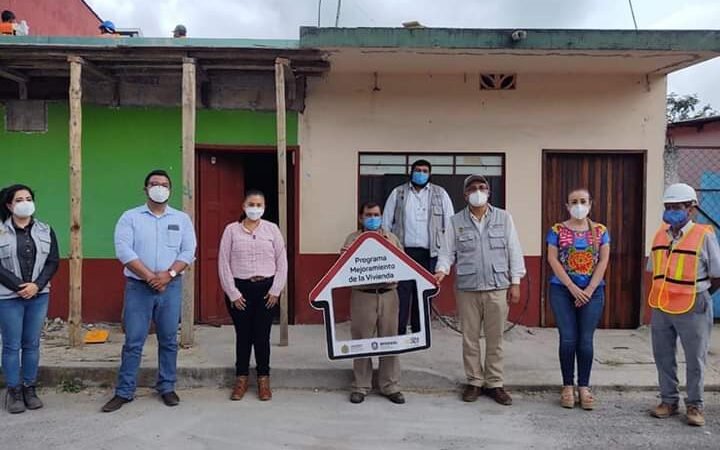 SUPERVISAN OBRAS DE “TECHO FIRME “EN HUATUSCO
