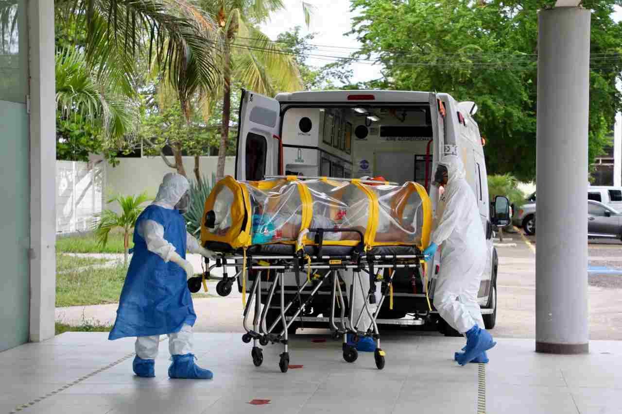 EMPIEZAN A LLEGAR PACIENTES COVID A CENTRO DE RAQUETA