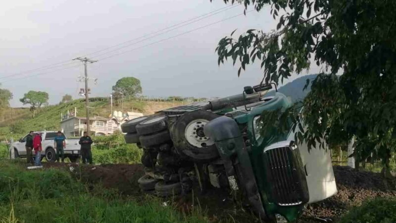 VUELCA VOLTEO EN COSCOMATEPEC