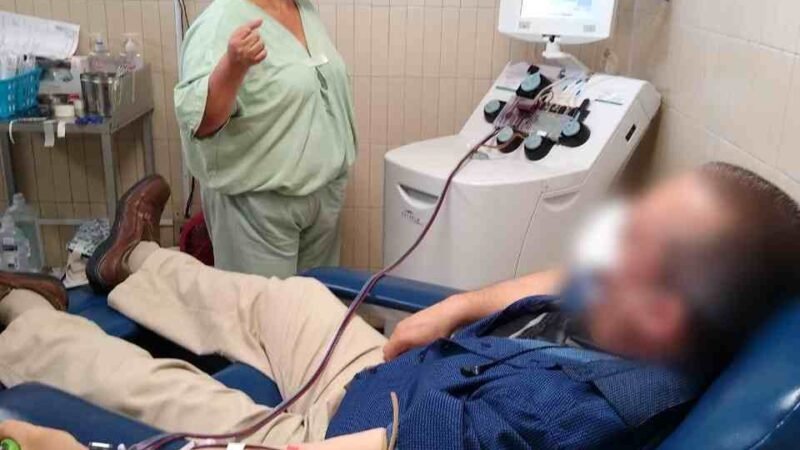 PACIENTE RECUPERADO DE COVID DONA PLASMA PARA AYUDAR A ENFERMOS
