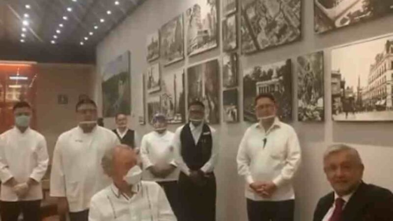ASISTE AMLO A RESTAURANTE PARA “DEMOSTRAR QUE SE PUEDE TRANSITAR HACIA LA NUEVA NORMALIDAD”