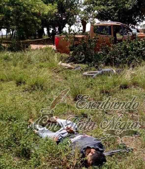BALACERA DEJA DOS PISTOLEROS ABATIDOS