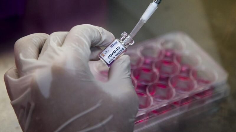 REINO UNIDO ASEGURA 90 MILLONES DE DOSIS DE DOS VACUNAS CONTRA COVID-19