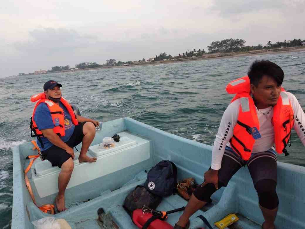 BUSCAN A PESCADORES