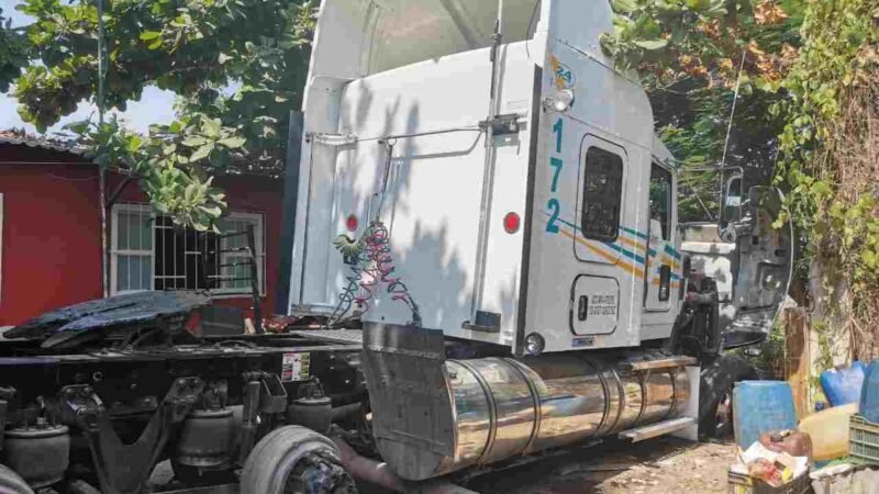 ASEGURAN BODEGA: ENCONTRARON TRÁILER ROBADO