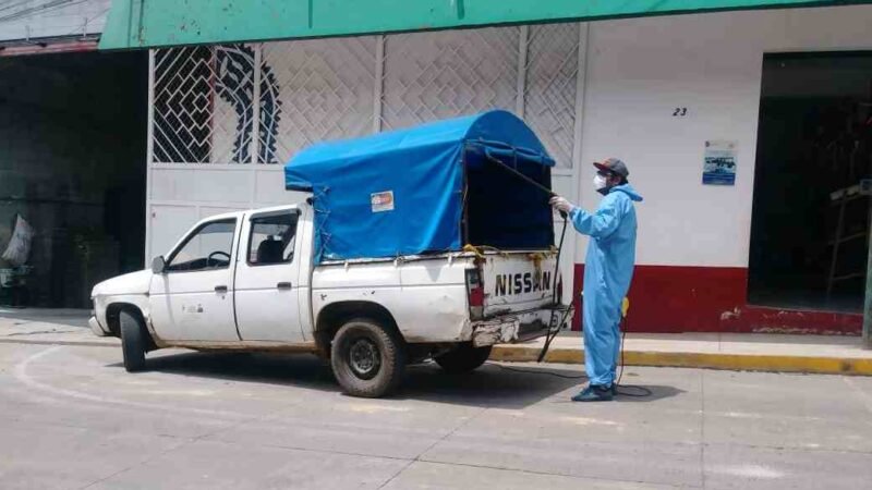 DESINFECTAN UNIDADES DE IXHUATLÁN