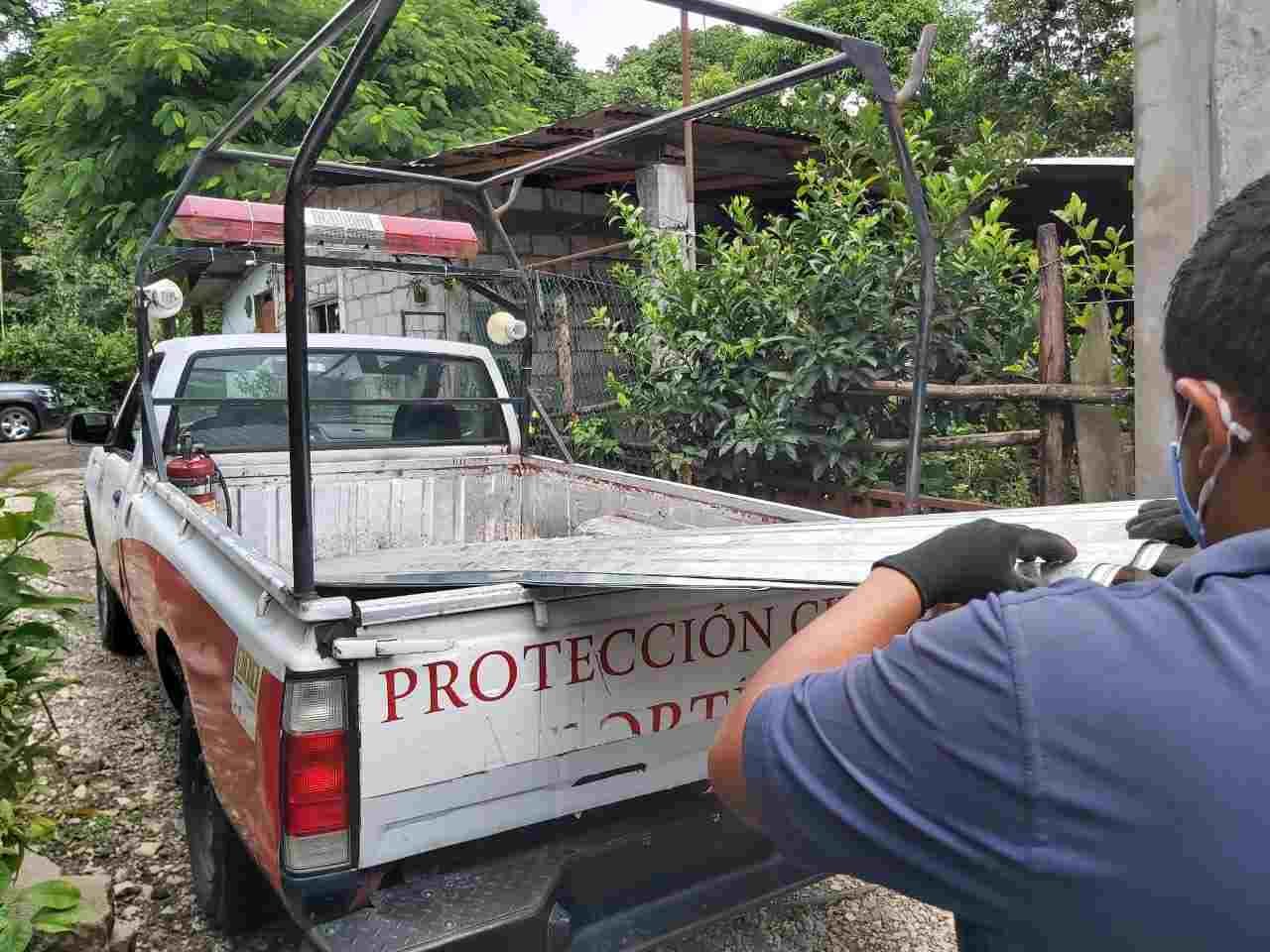 ENTREGAN APOYOS A AFECTADOS POR LLUVIAS