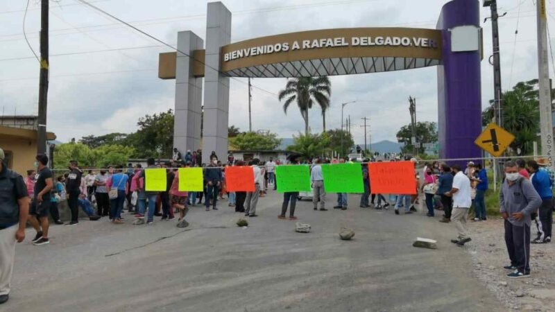 BLOQUEAN ACCESOS EN RAFAEL DELGADO