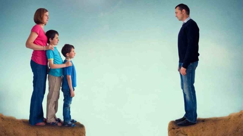 QUE SE SANCIONE AL PADRE QUE IMPIDA EL DERECHO DE CONVIVENCIA CON LOS HIJOS