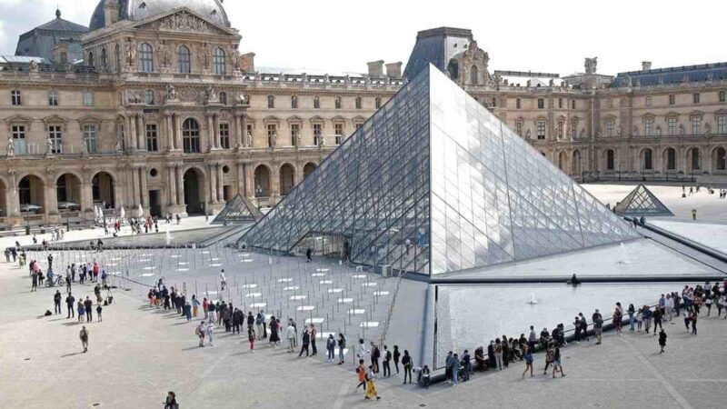 EL MUSEO DEL LOUVRE POR FIN REABRE SUS PUERTAS EN PARÍS