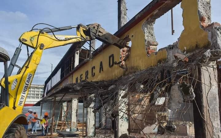 INICIA DEMOLICIÓN DEL MERCADO DE CÓRDOBA