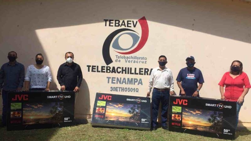 ENTREGA DIPUTADO TELEVISORES A TELEBACHILLERATO DE TENAMPA