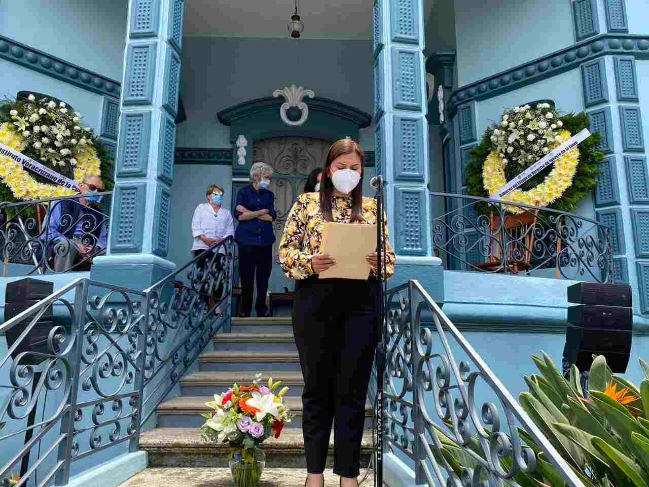 RINDEN HOMENAJE A GUILLERMO LANDA