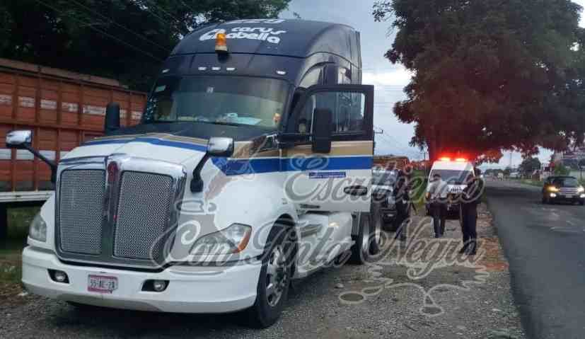 ENCUENTRAN SIN VIDA A OPERADOR DE TRÁILER