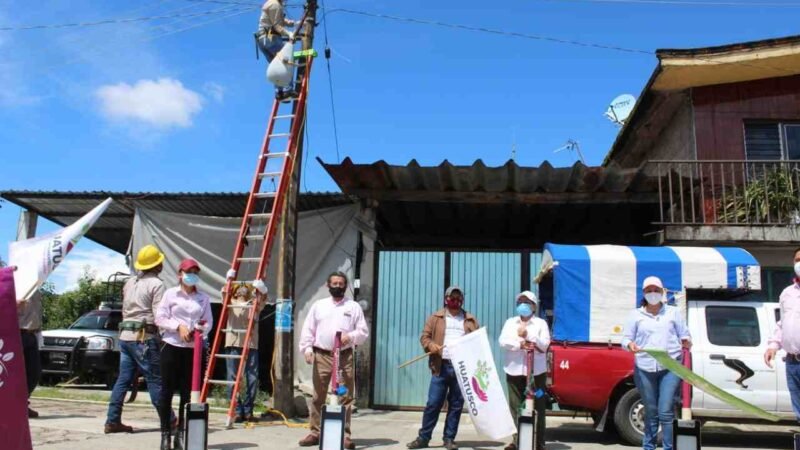 PONEN EN MARCHA “ILUMINANDO TU COMUNIDAD”