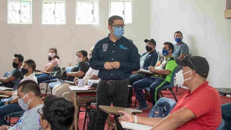 CAPACITAN A ENTRENADORES DE FORTÍN